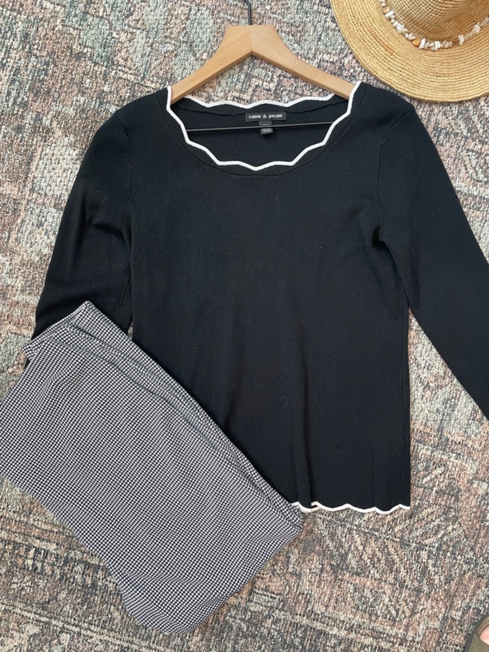 Cable & Gauge Black Knit Top 3/4 Sleeve Contrast Trim Lightweight Size S